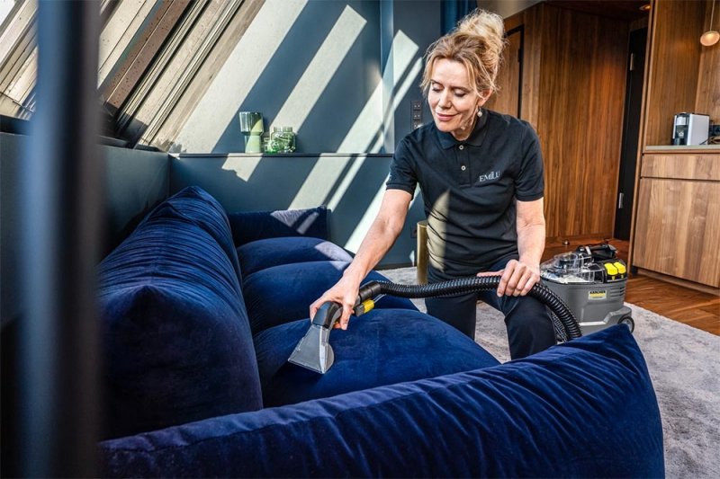 Duza Karcher pentru tapiterie, compatibila cu aspiratoarele Puzzi